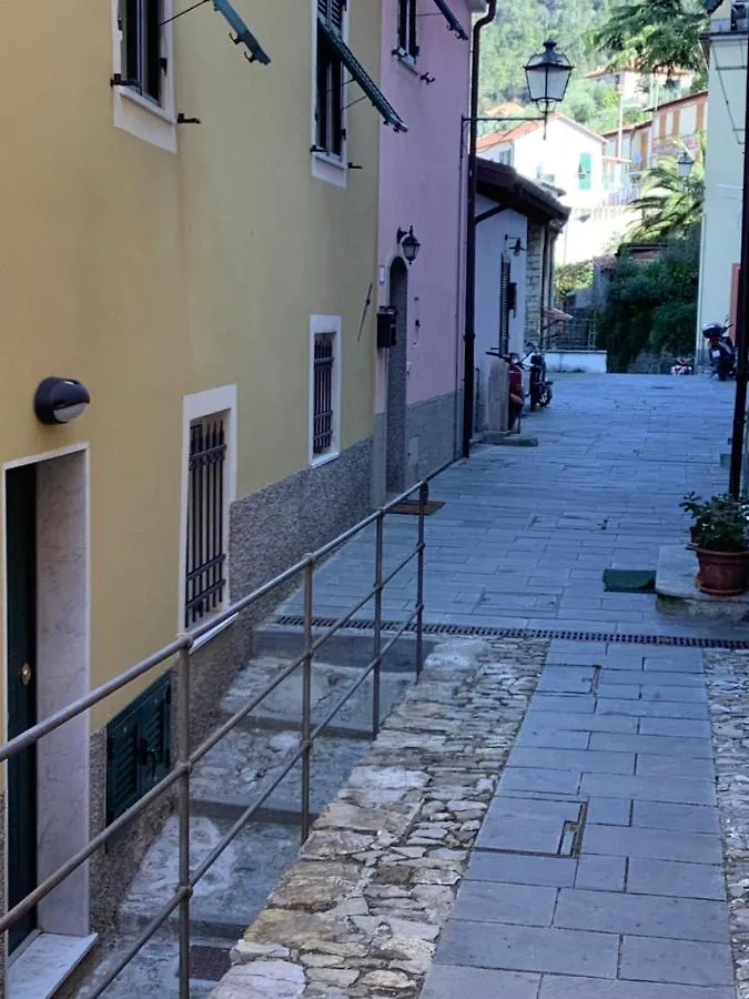 Ca' Rondine Apartment Castiglione Chiavarese 0*,  Italy